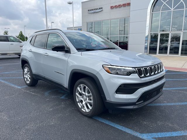 2024 Jeep Compass Latitude Lux