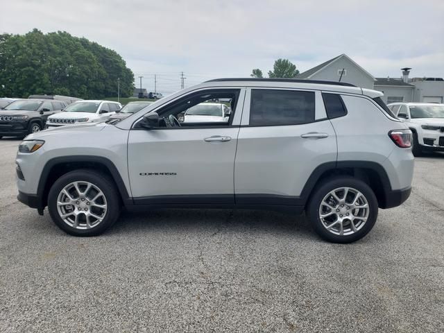 2024 Jeep Compass Latitude Lux