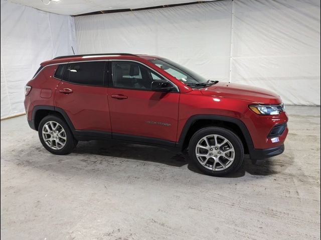 2024 Jeep Compass Latitude Lux