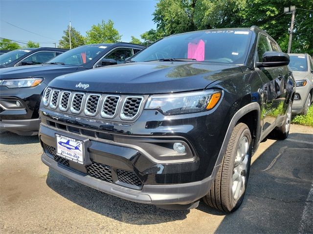 2024 Jeep Compass Latitude Lux