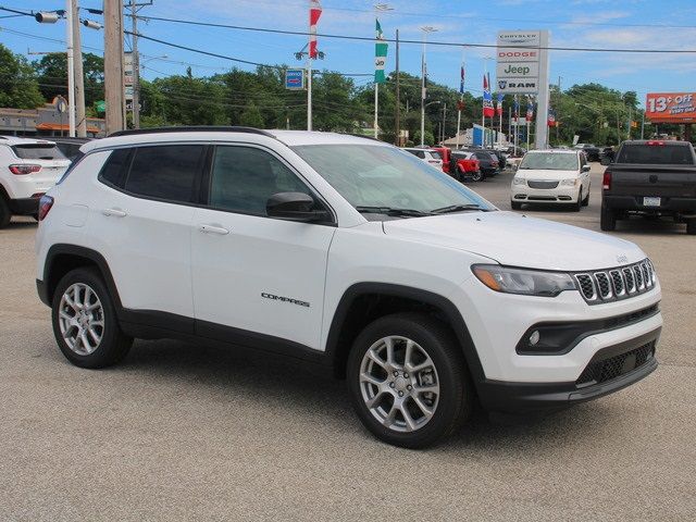 2024 Jeep Compass Latitude Lux