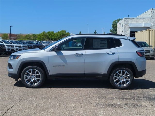 2024 Jeep Compass Latitude Lux