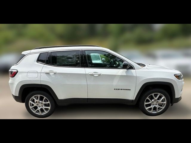 2024 Jeep Compass Latitude Lux