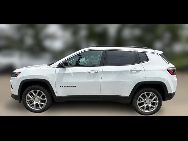 2024 Jeep Compass Latitude Lux