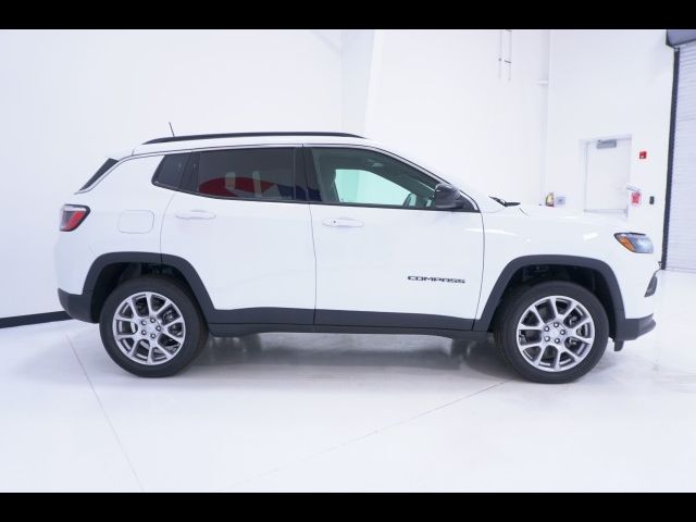 2024 Jeep Compass Latitude Lux