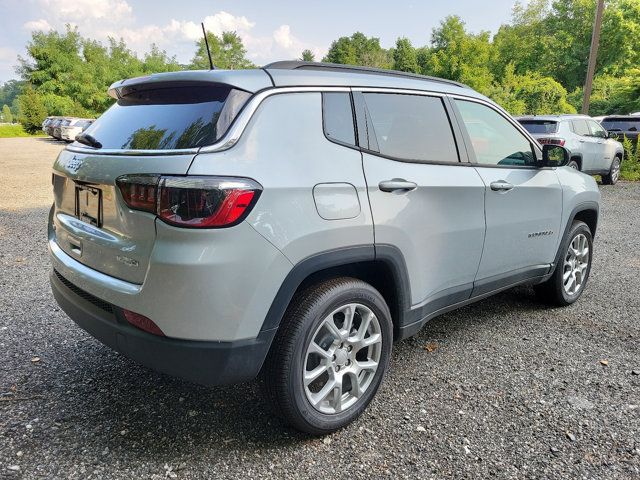 2024 Jeep Compass Latitude Lux