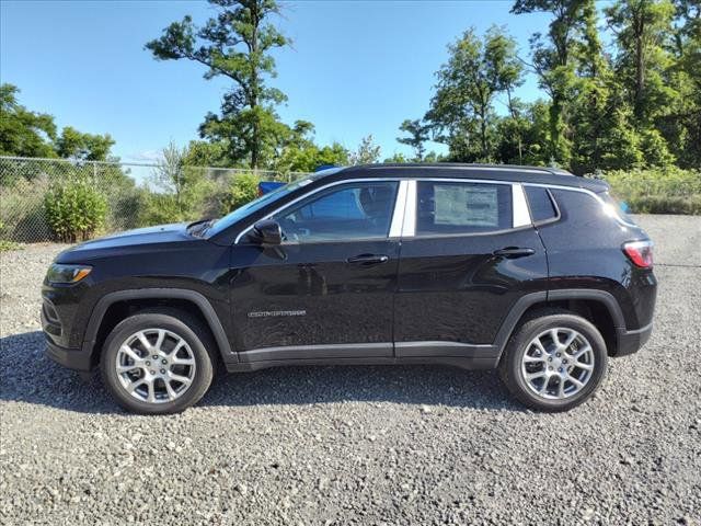 2024 Jeep Compass Latitude Lux