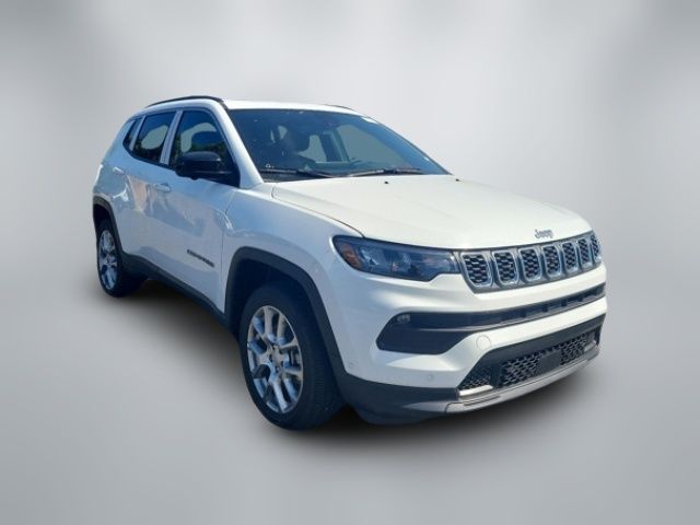 2024 Jeep Compass Latitude Lux