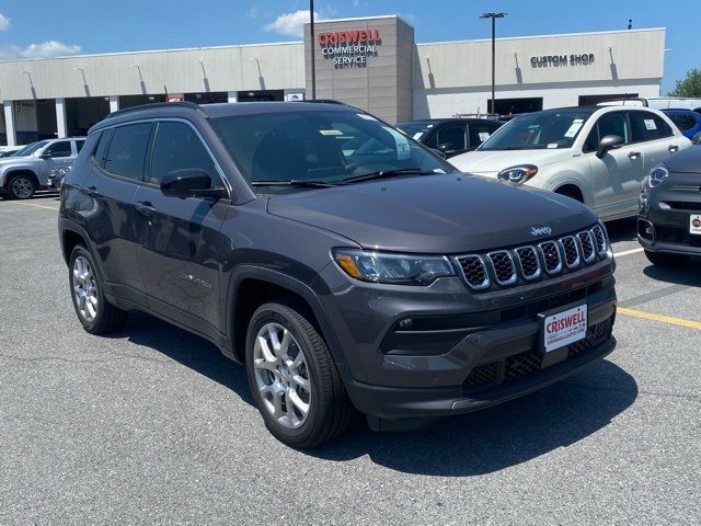 2024 Jeep Compass Latitude Lux