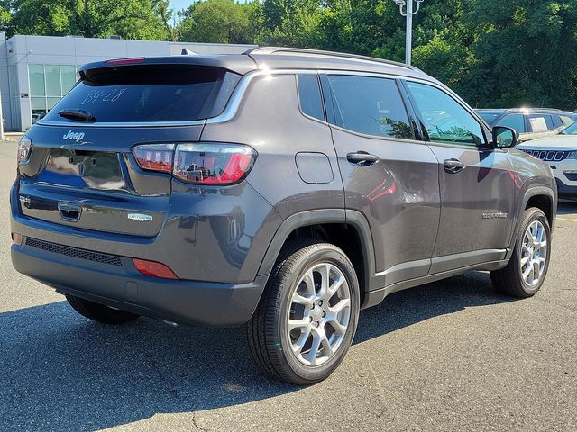 2024 Jeep Compass Latitude Lux