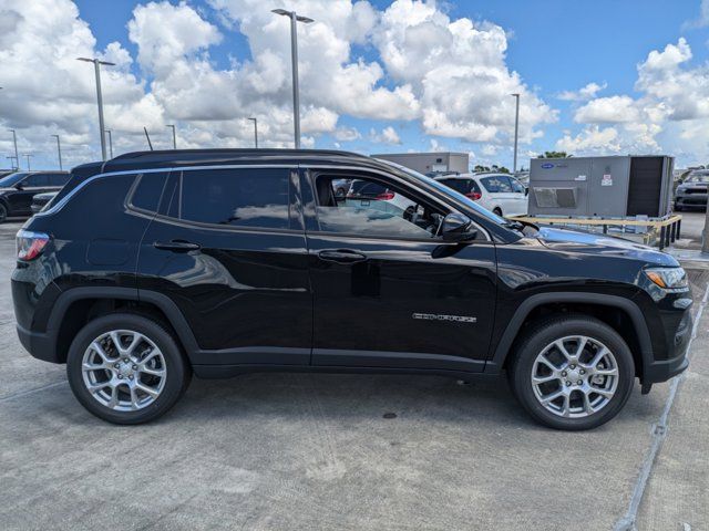 2024 Jeep Compass Latitude Lux