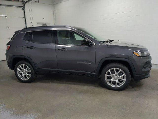 2024 Jeep Compass Latitude Lux