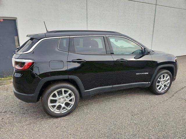 2024 Jeep Compass Latitude Lux