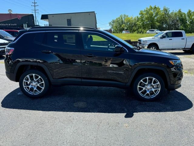 2024 Jeep Compass Latitude Lux