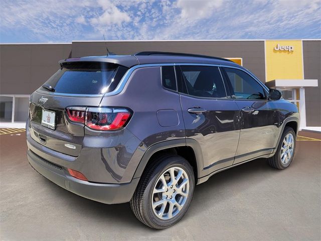 2024 Jeep Compass Latitude Lux