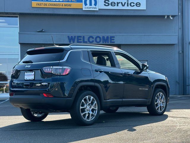 2024 Jeep Compass Latitude Lux