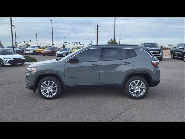 2024 Jeep Compass Latitude Lux