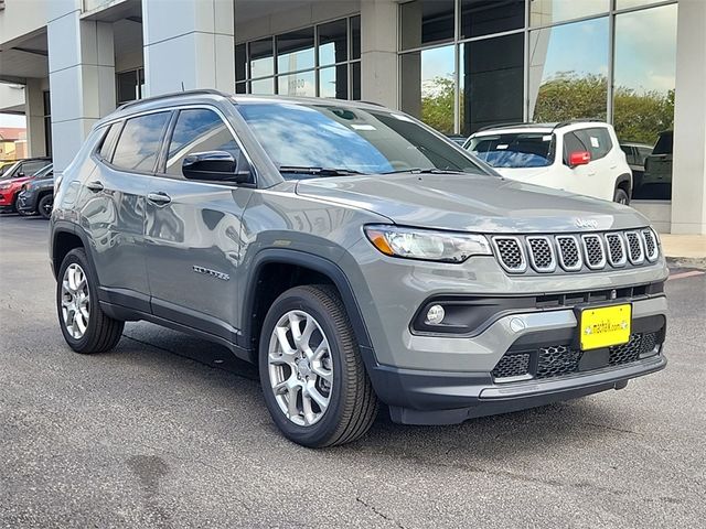 2024 Jeep Compass Latitude Lux