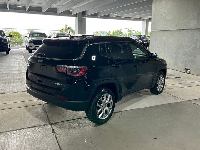 2024 Jeep Compass Latitude Lux