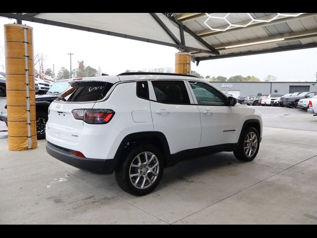 2024 Jeep Compass Latitude Lux