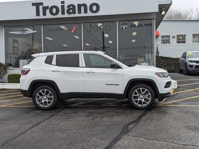 2024 Jeep Compass Latitude Lux