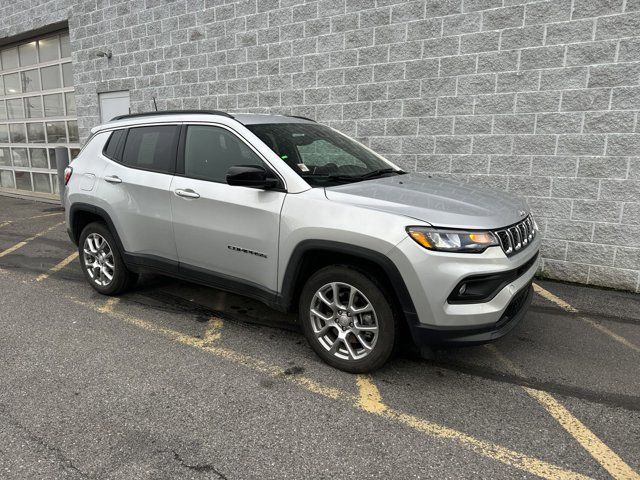 2024 Jeep Compass Latitude Lux