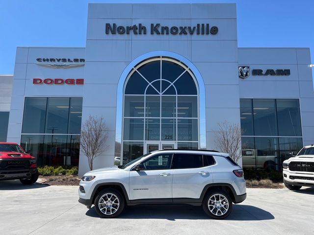 2024 Jeep Compass Latitude Lux