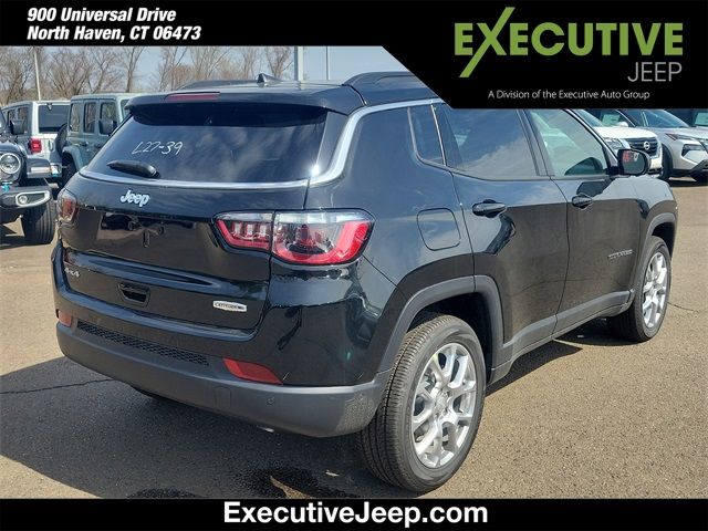 2024 Jeep Compass Latitude Lux