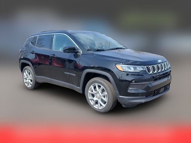 2024 Jeep Compass Latitude Lux