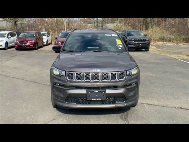 2024 Jeep Compass Latitude Lux