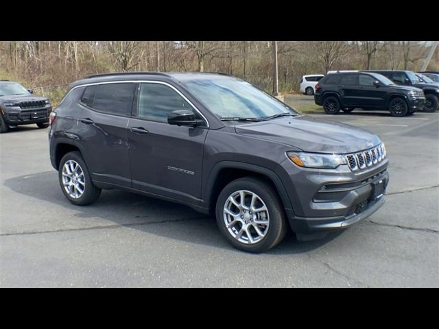 2024 Jeep Compass Latitude Lux