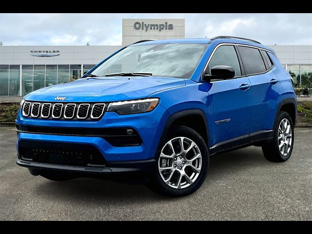 2024 Jeep Compass Latitude Lux