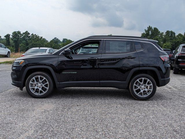 2024 Jeep Compass Latitude Lux