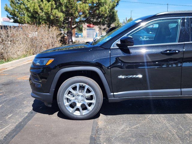 2024 Jeep Compass Latitude Lux