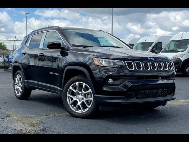 2024 Jeep Compass Latitude Lux