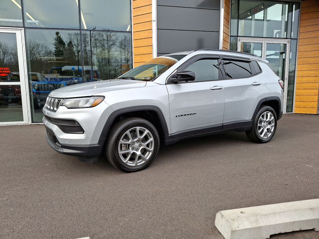 2024 Jeep Compass Latitude Lux