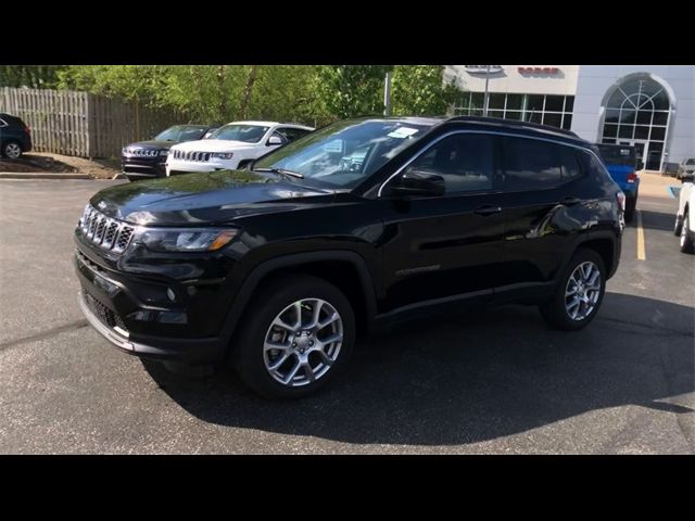 2024 Jeep Compass Latitude Lux