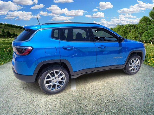 2024 Jeep Compass Latitude Lux