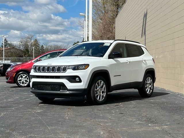 2024 Jeep Compass Latitude Lux