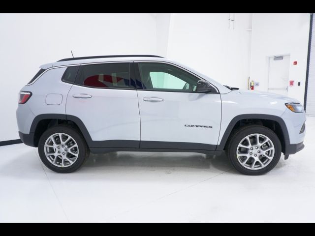 2024 Jeep Compass Latitude Lux