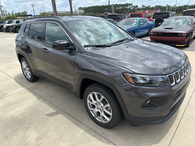 2024 Jeep Compass Latitude Lux