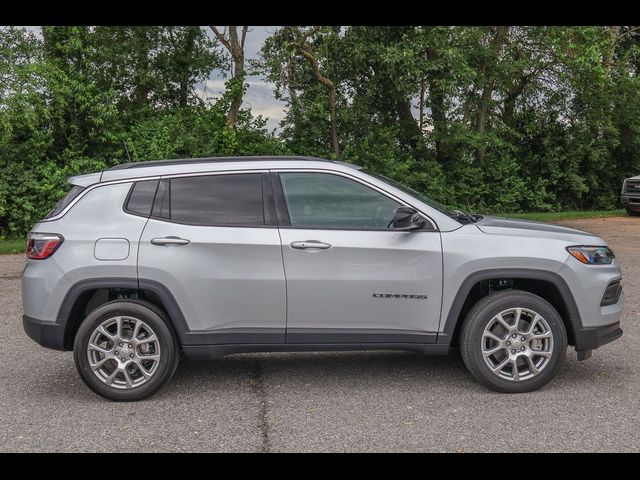 2024 Jeep Compass Latitude Lux