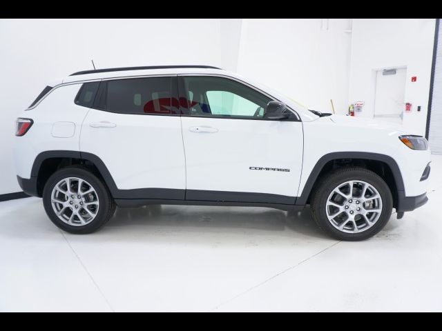 2024 Jeep Compass Latitude Lux