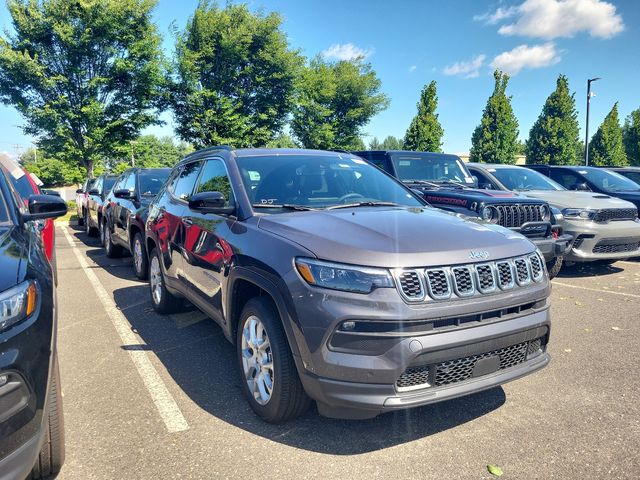 2024 Jeep Compass Latitude Lux