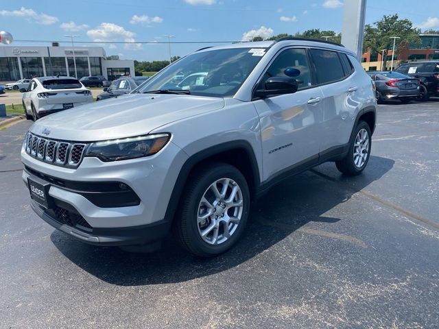 2024 Jeep Compass Latitude Lux