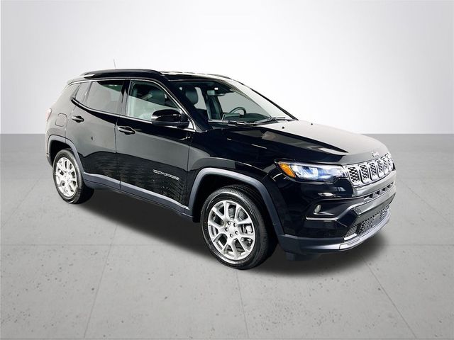 2024 Jeep Compass Latitude Lux