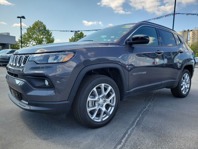 2024 Jeep Compass Latitude Lux