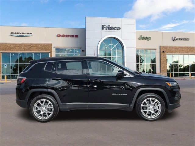 2024 Jeep Compass Latitude Lux