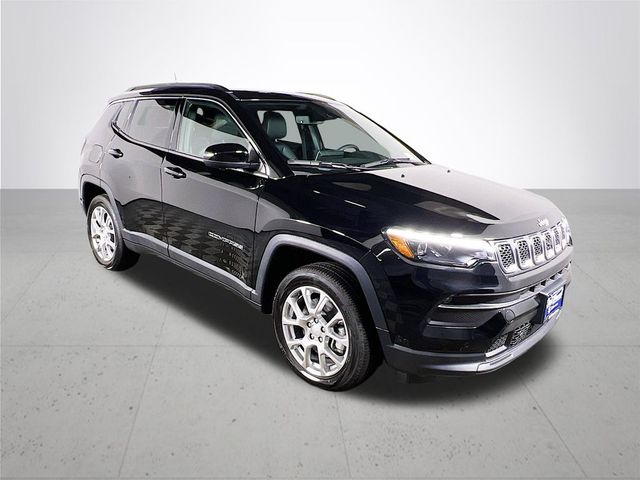 2024 Jeep Compass Latitude Lux