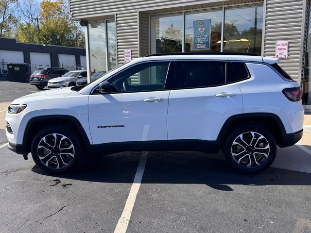 2024 Jeep Compass Latitude Lux